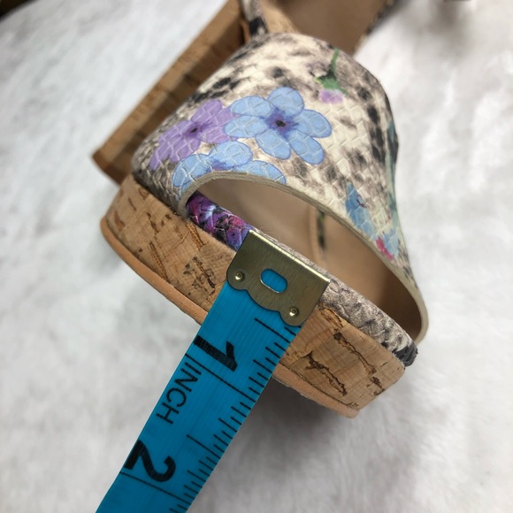 Vince Camuto Ciestie Platform Sandal, Size 6.5 - Picture 8 of 13